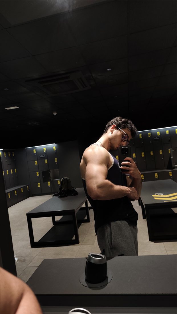 Adrián en 2026, gimnasio