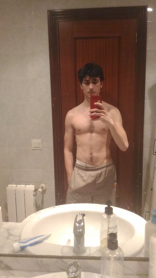Adrián a los 20